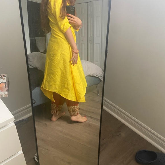 Indian suit - Picture 2 of 4